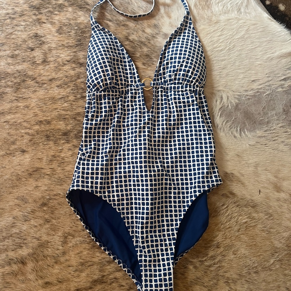 NEW Vineyard Vines Navy and White Halter Swimsuit